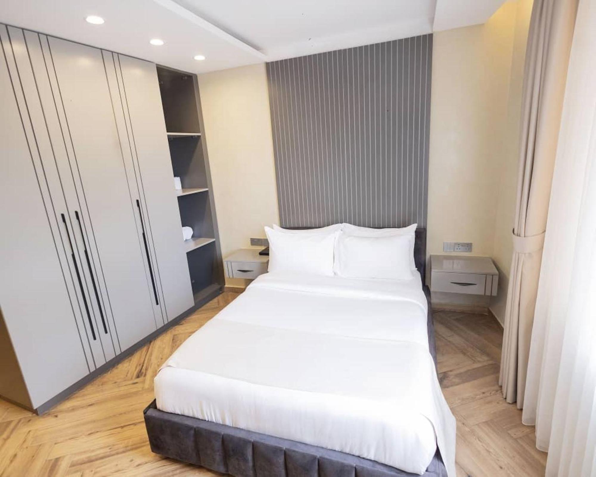 Grik Hotel - Entebbe Eksteriør billede