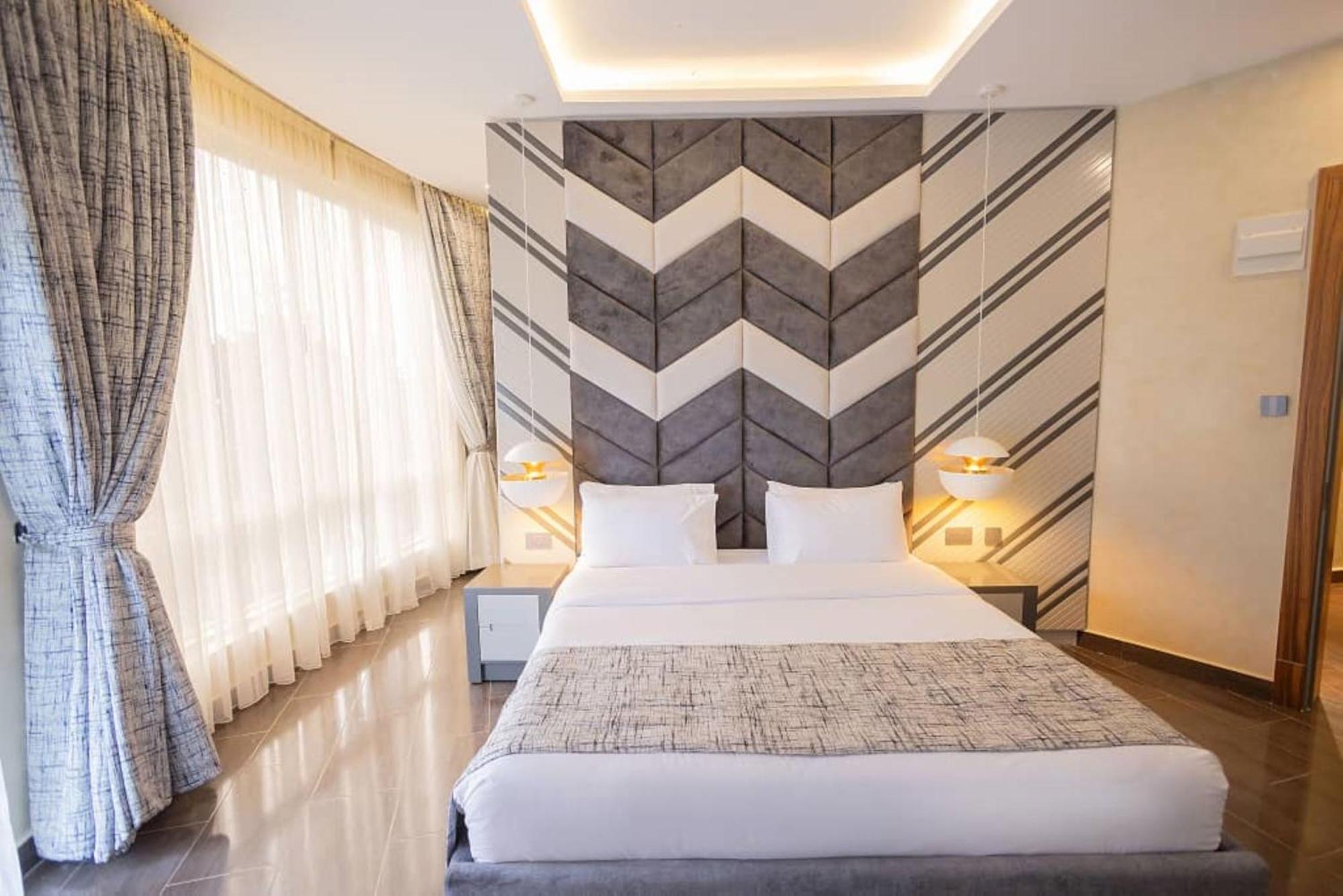Grik Hotel - Entebbe Eksteriør billede