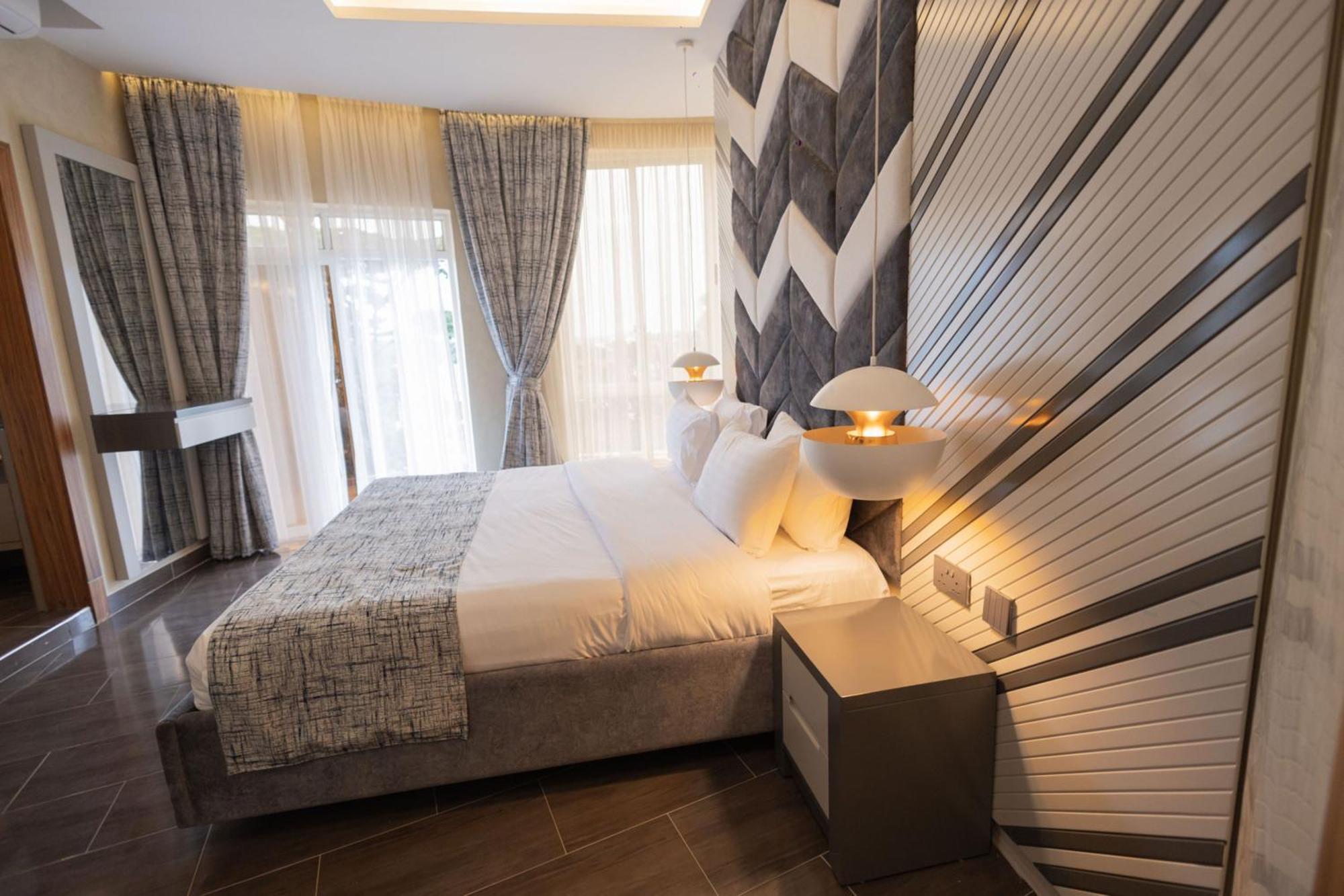 Grik Hotel - Entebbe Eksteriør billede