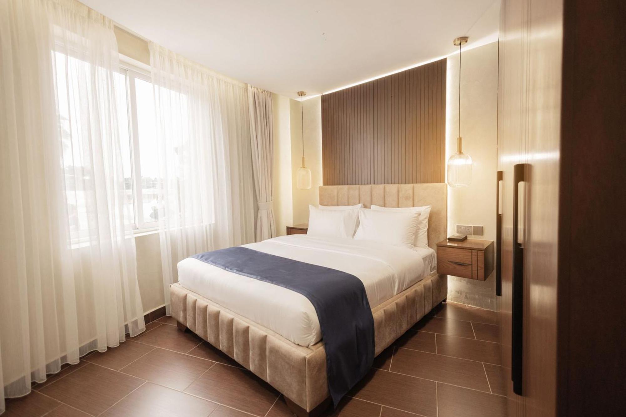 Grik Hotel - Entebbe Eksteriør billede