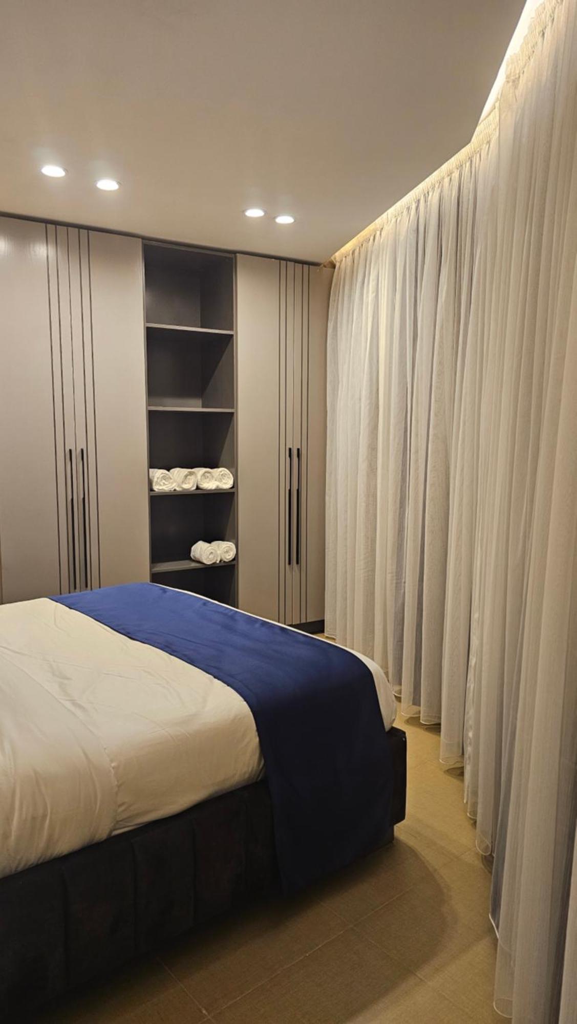Grik Hotel - Entebbe Eksteriør billede