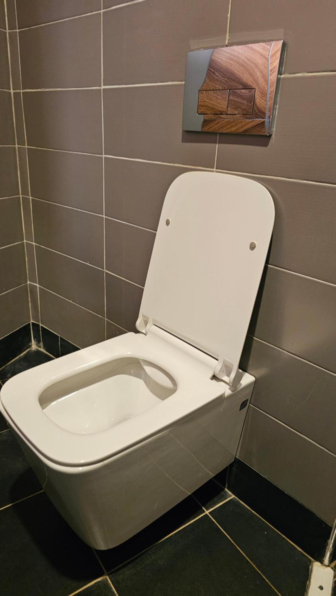 Grik Hotel - Entebbe Eksteriør billede
