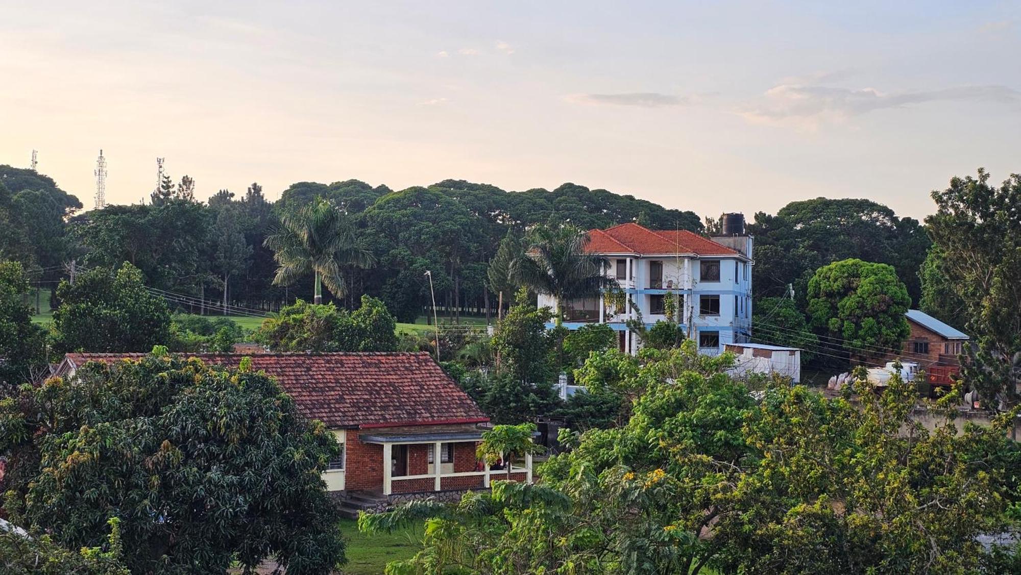 Grik Hotel - Entebbe Eksteriør billede